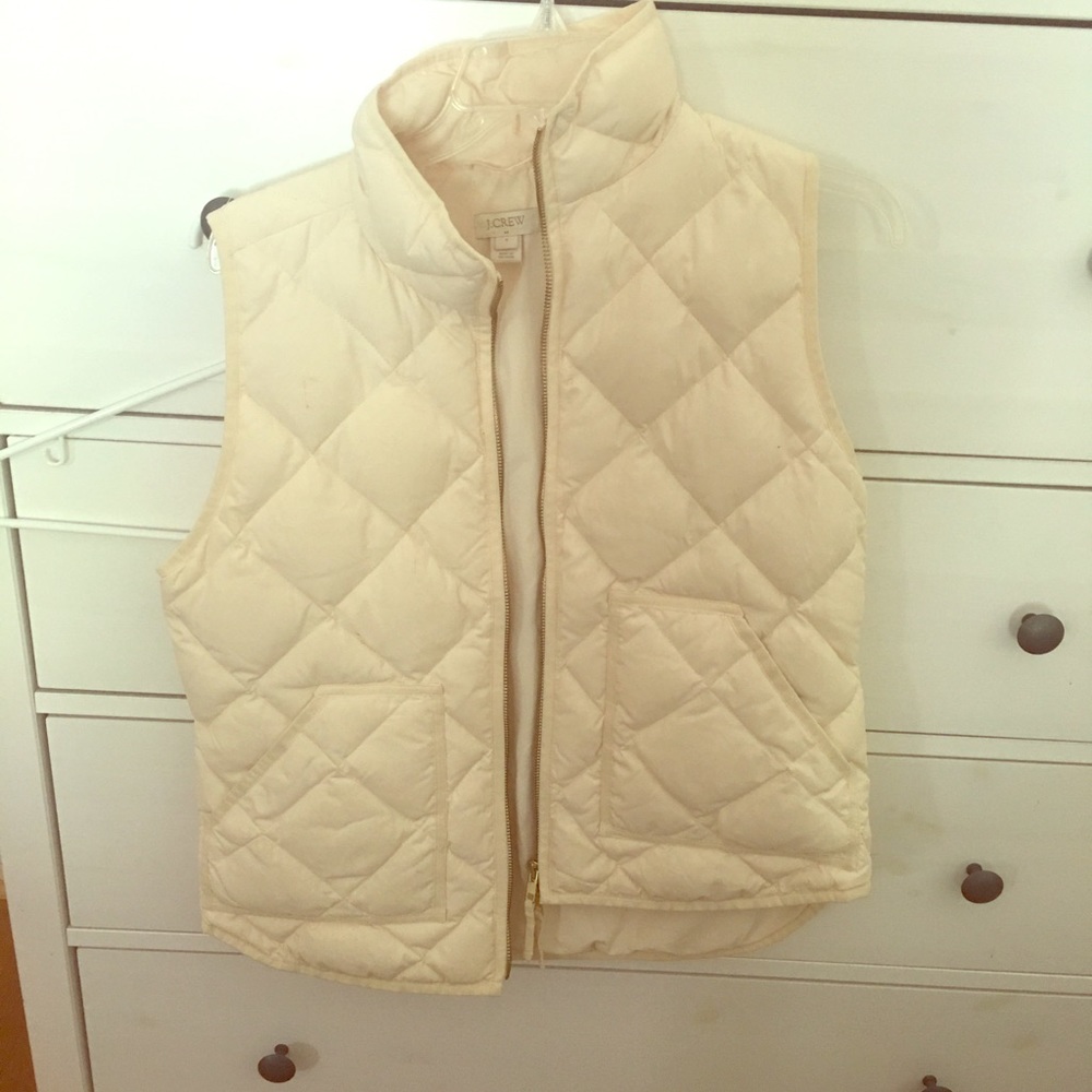 Cream puffy jacket. Jcrew size S